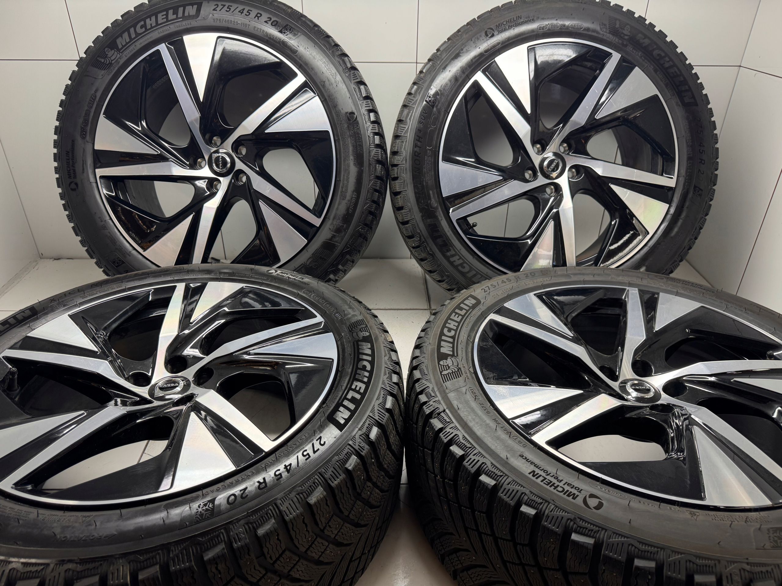 Felgi Kola 20 Volvo r Design XC90 Opony Zima 2025 r Line