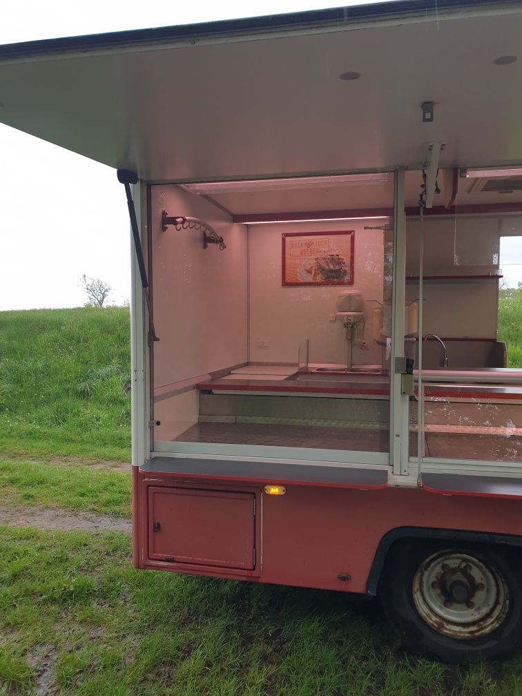 Peugeot  BOXER Autosklep węd Gastronomiiczny  Food Truck