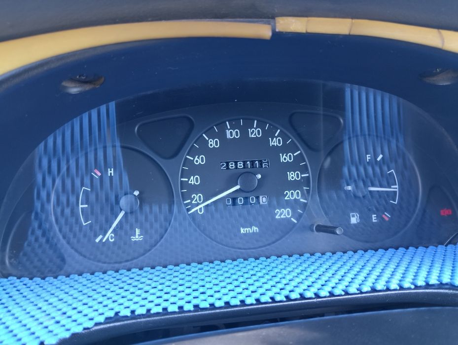 Продам сенс 1.3 в хорошому стані