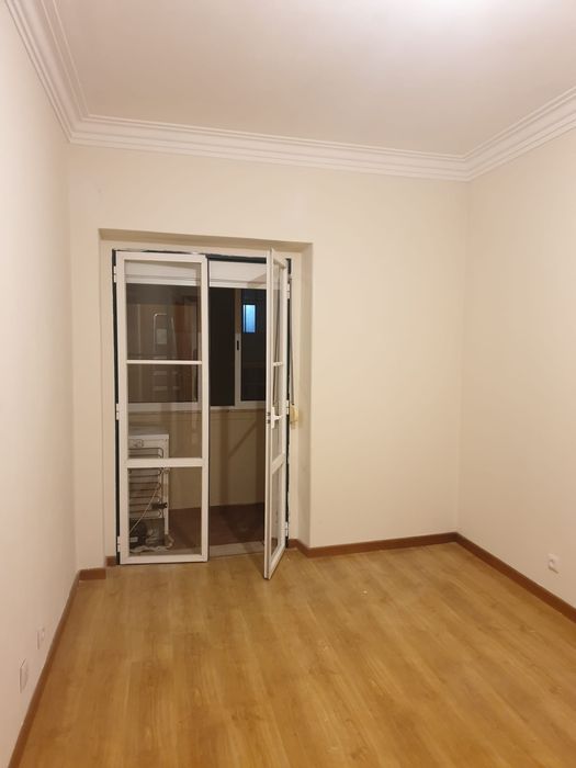 Apartamento T3 Venteira óptimo estado