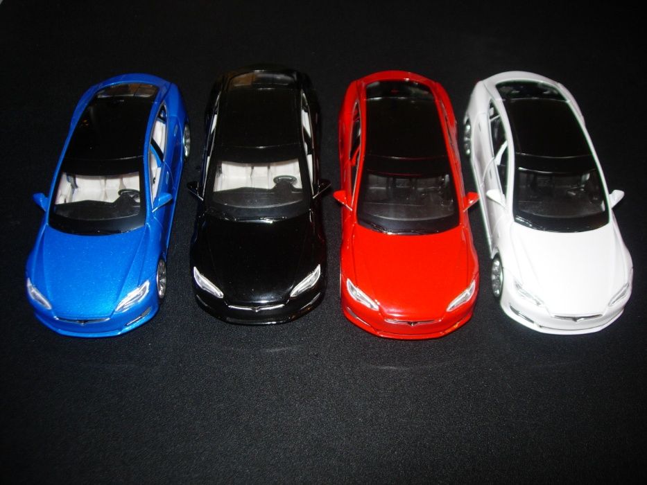 Коллекционная машинка Tesla Model S. Новая, масштаб 1.32 (blue)