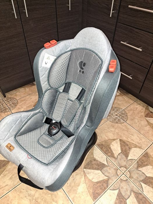 Продам автокресло с базой