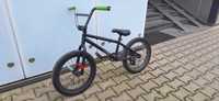 Rower BMX Mongoose czarny, 18 cali + 2 pegi w zestawie