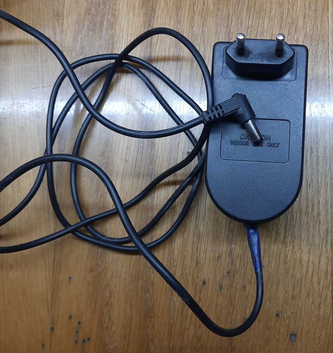 Адаптер - блок питания 220v- 12V- 1. 2А