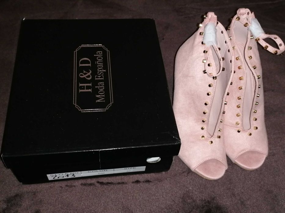 Sapatos de salto alto, rosa claro