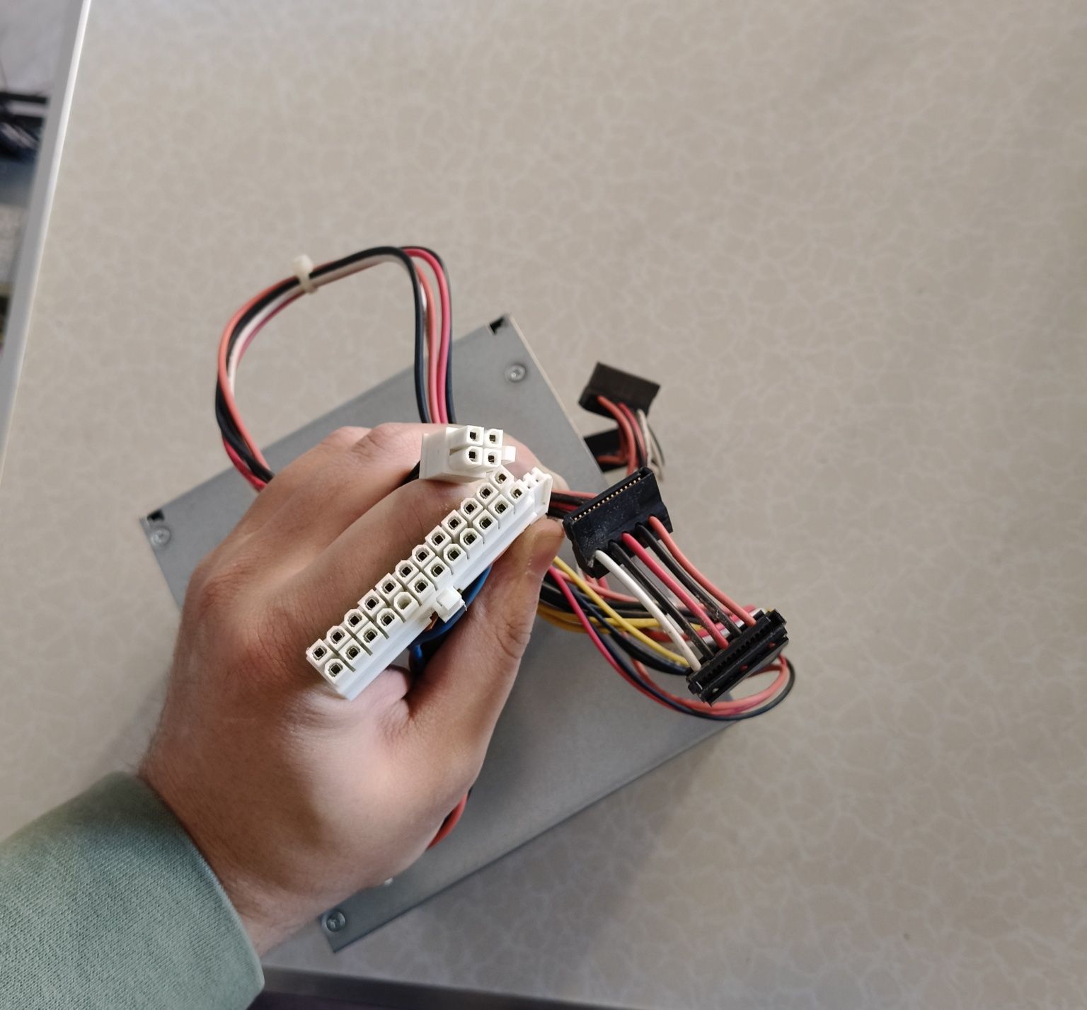 Fonte Dell 240W - testada e a funcionar