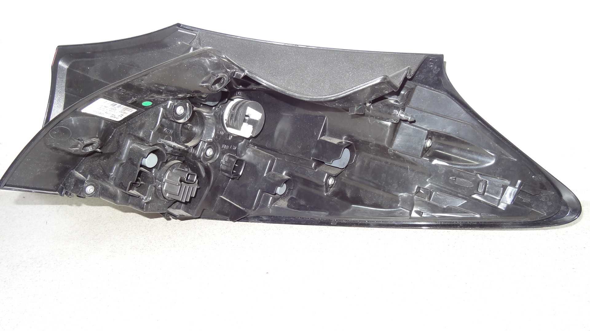 Toyota yaris cross  lampa tył lewa europa