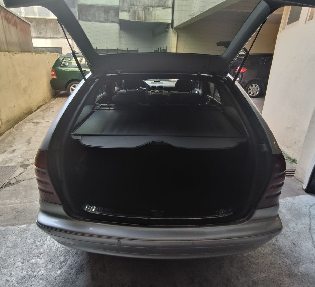 Reservado Mercedes-Benz SW C220cdi excelente estado geral