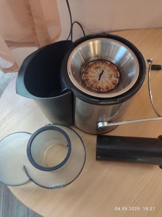 Соковыжималка скарлет