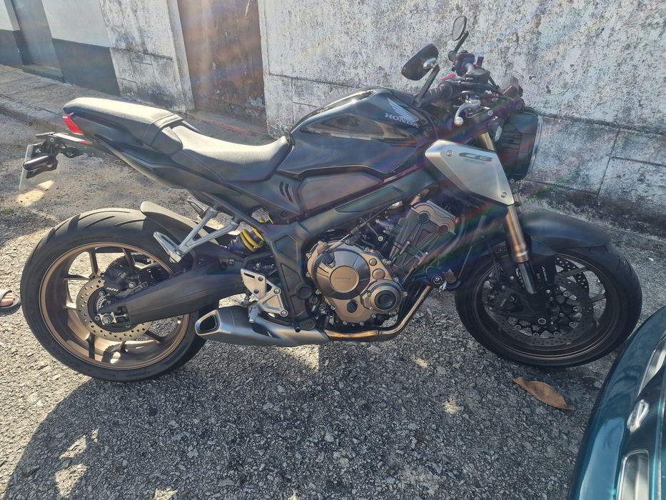 CB650R 2019  com 24.500km