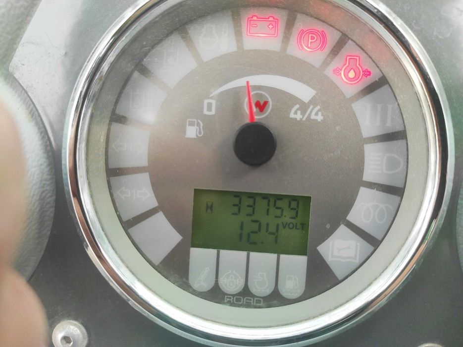 Фронтальний навантажувач KRAMER 5055. Корисний всі чотири сезони.