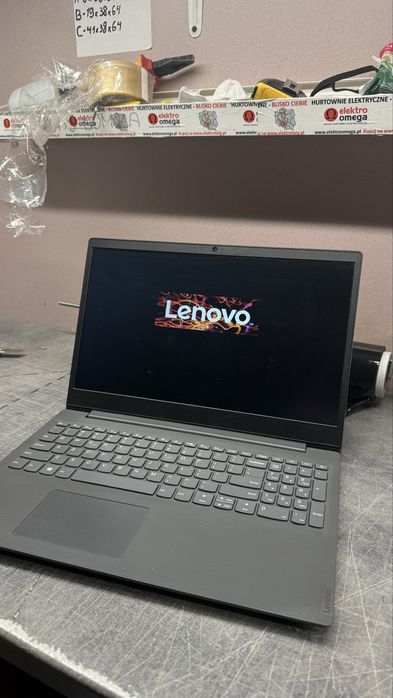 Laptop Lenovo V15-ADA Ryzen 3 3250U 8GB RAM 250SSD