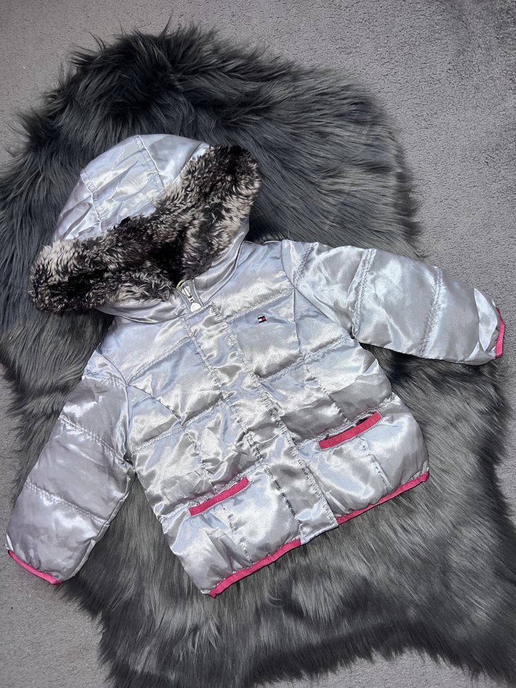 Tommy Hilfiger kurtka kurteczka srebrna ocieplana kaptur futerko 18 mi