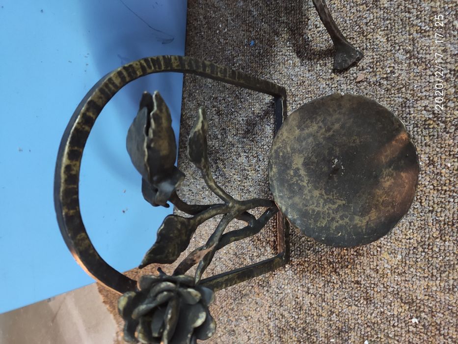 Lusterko i dwa świeczniki