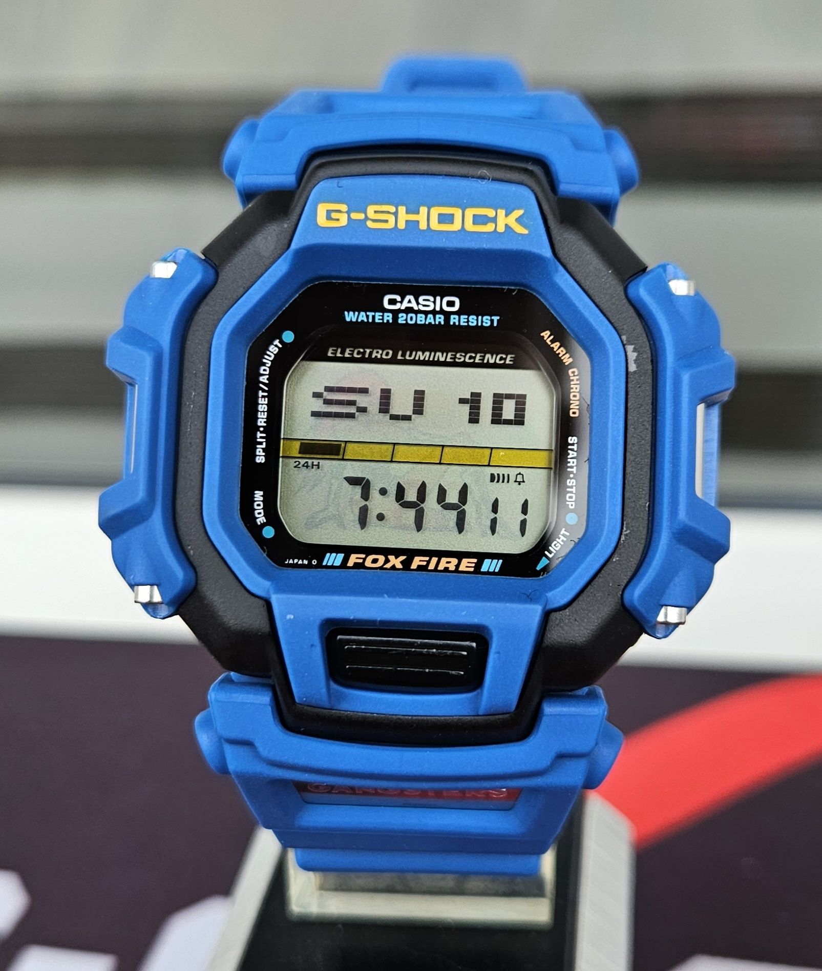 DW-8195 Gangsters Sexy Girl blue Vintage-G Casio G-shock 1995