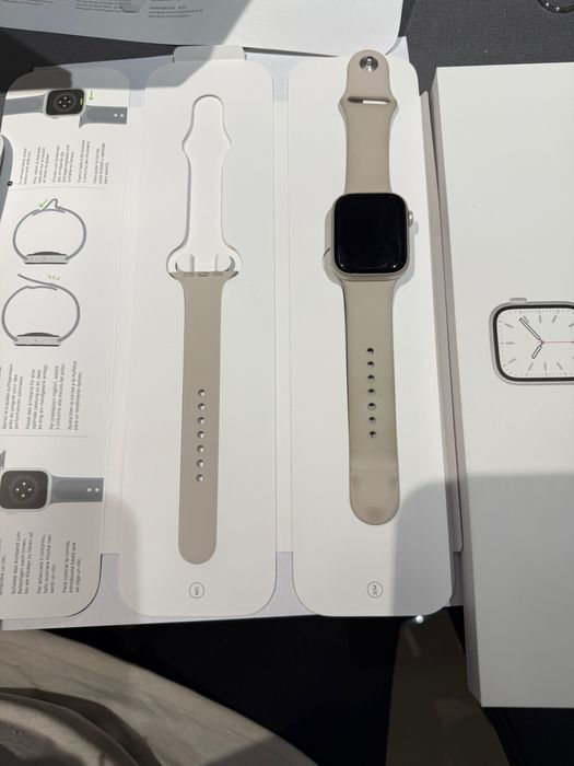 Apple Watch series 7 GPS+ Cellular Starlight Aluminium Case 45 mm