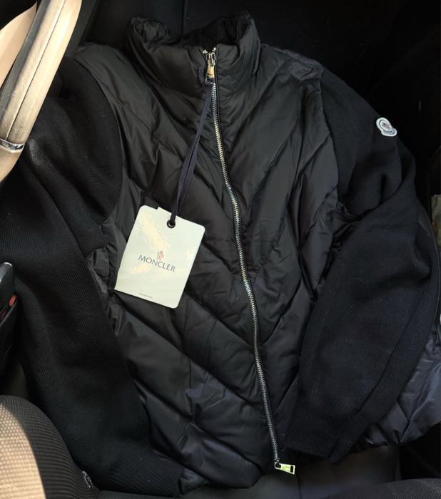 Куртка чорна moncler