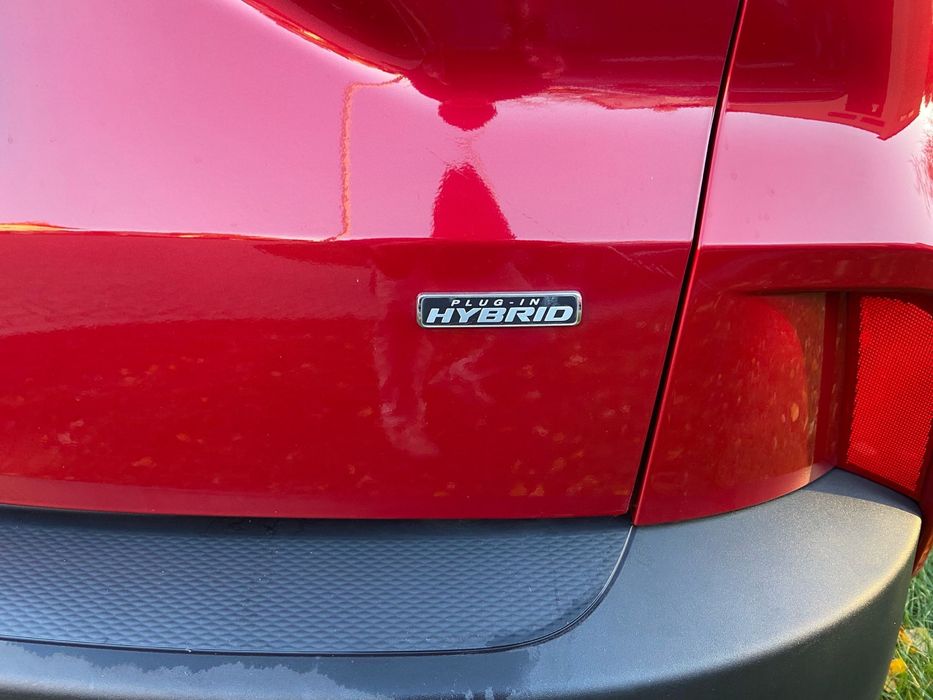 Ford Escape Kuga  hybryda plug-in
