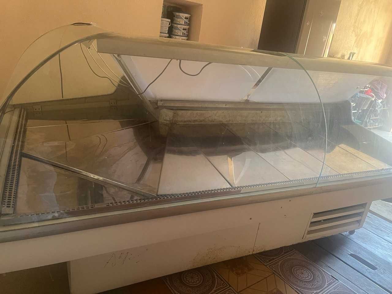 Холодильна вітрина