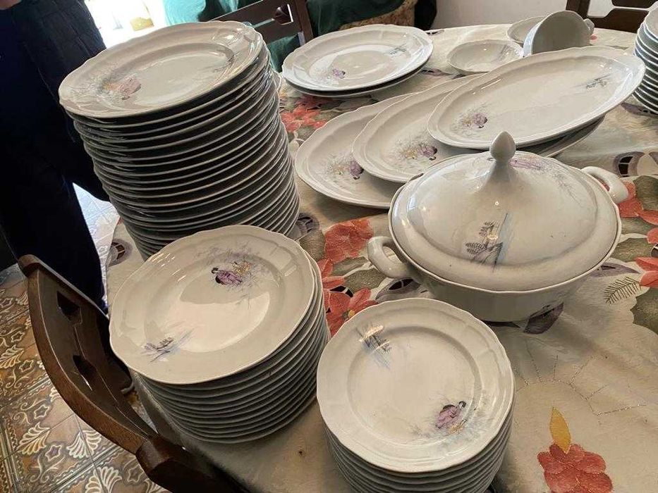 Serviço louça em porcelana.