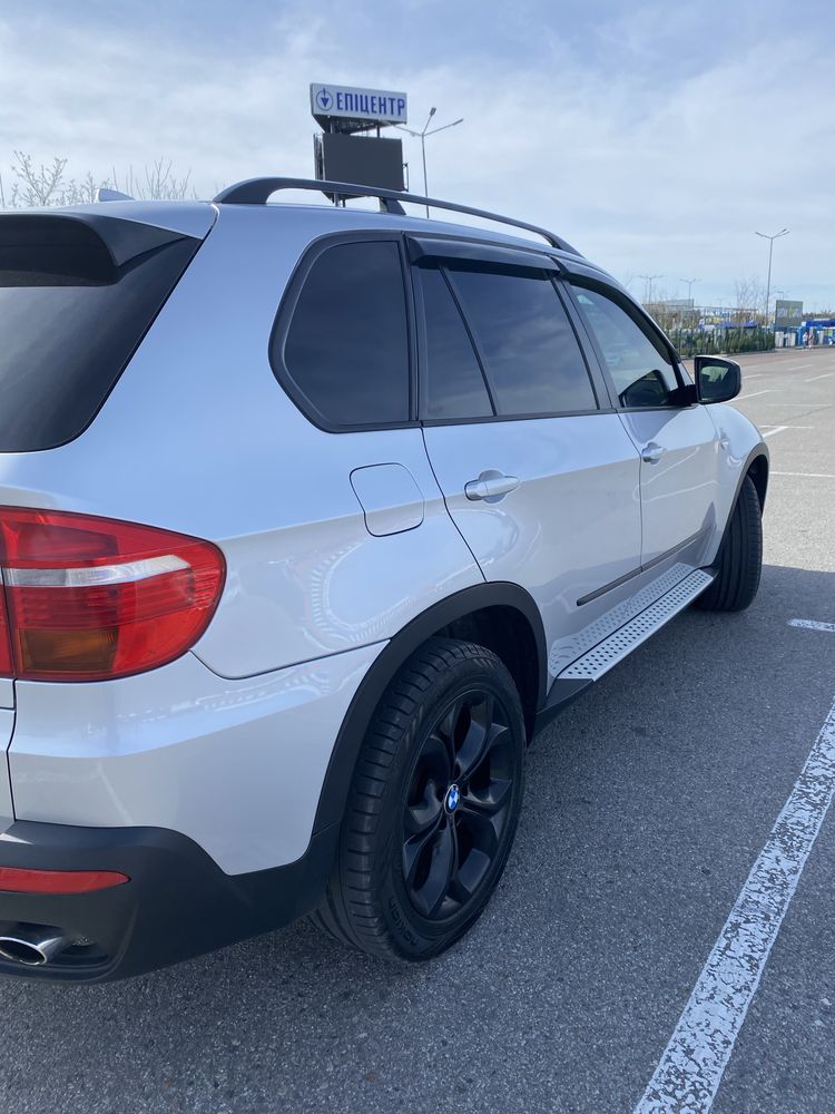 Продам автомобіль BMW X5 E70 3.0D