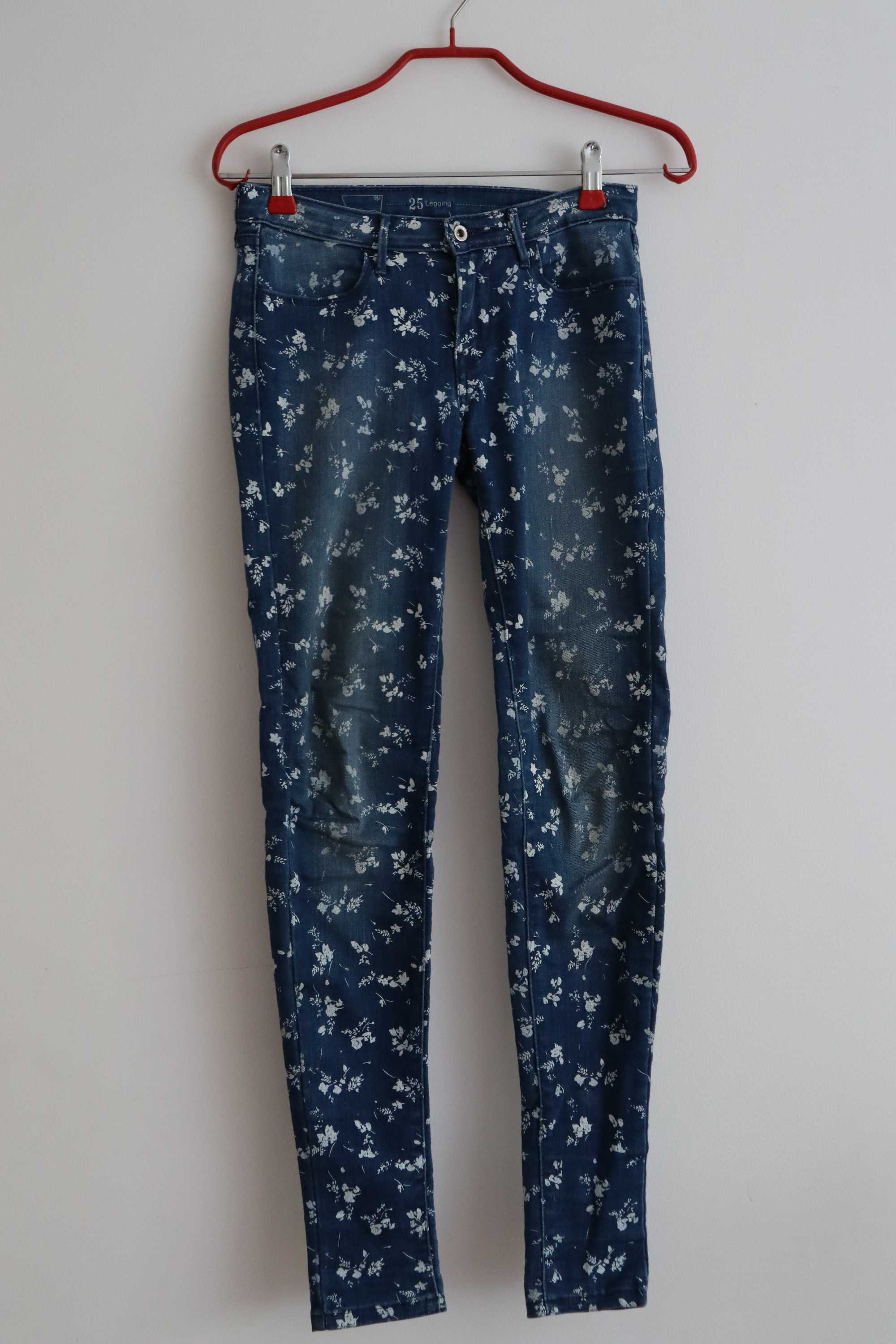 Leggins de ganga com flores Levis