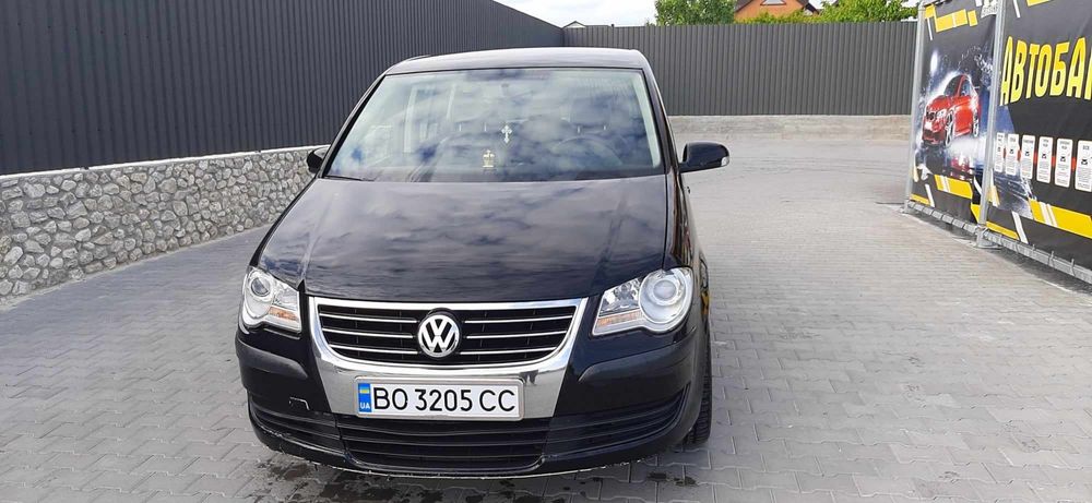 Продається машина volkswagen touran 1.9 тді 2008р