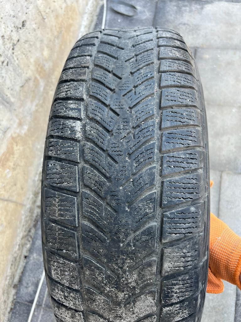 Goodyear Ultragrip  ICE225/65/17 Germany