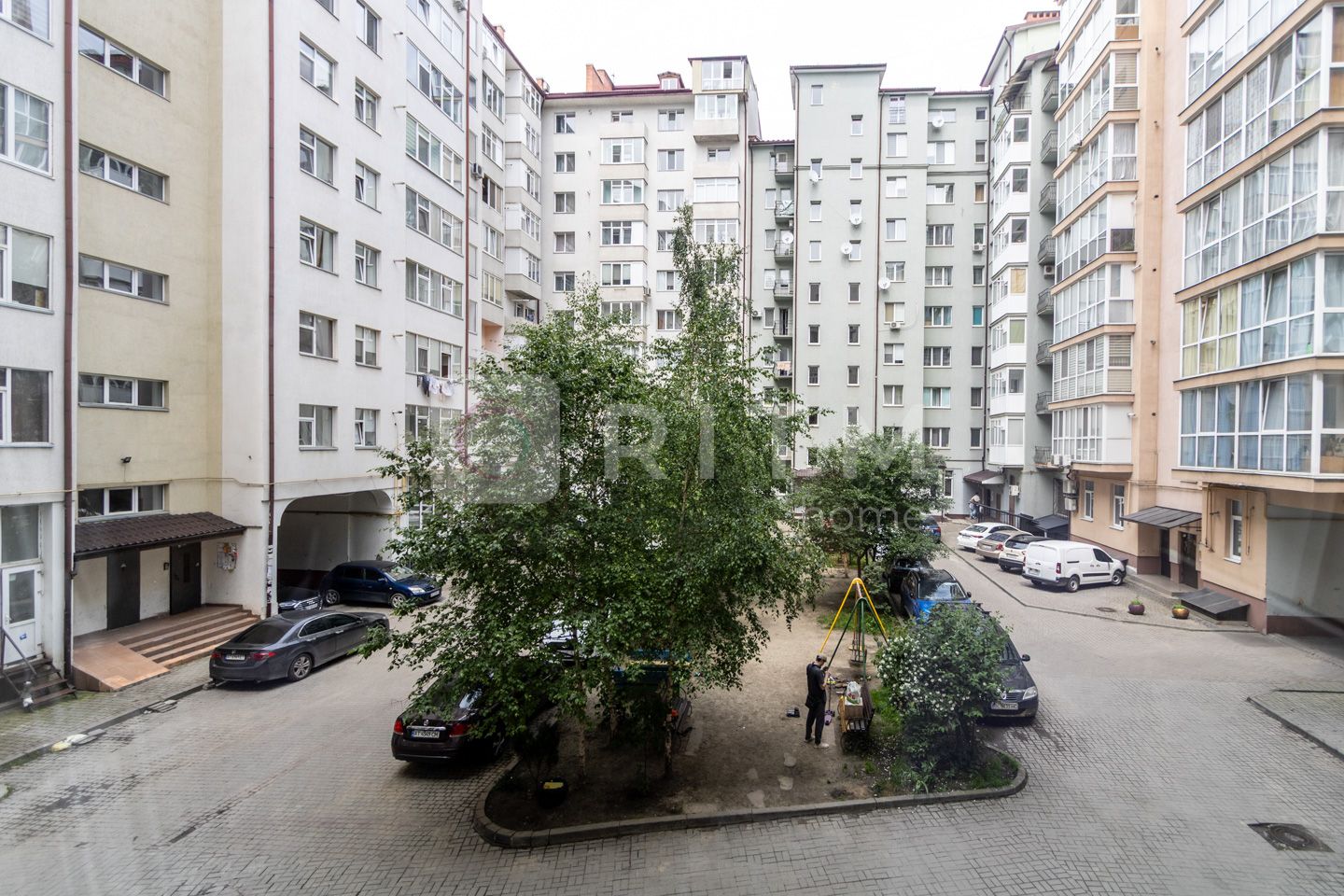 Оренда 1-к. квартири в центрі по вул. Володимира Великого