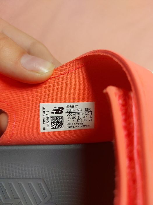 Оригінальні босоніжки New Balance