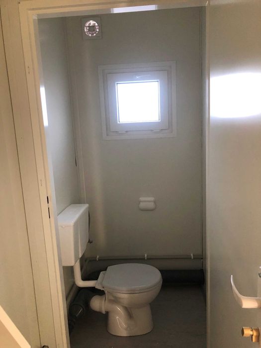 kontener sanitarny, kontener z kuchnią i korytarzem, kontener, WC