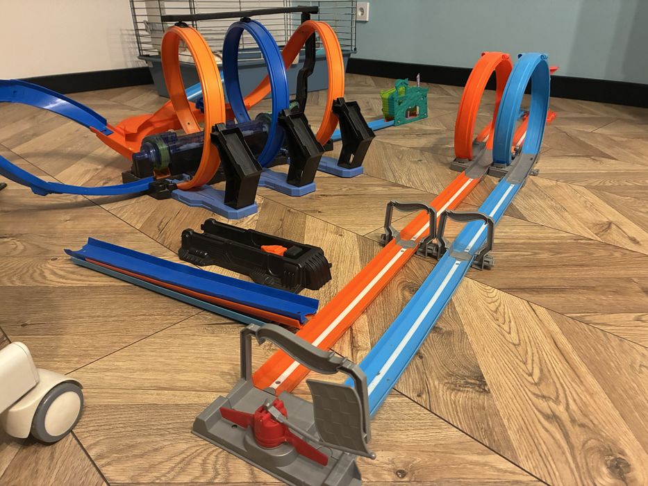 Tor hot wheels petla