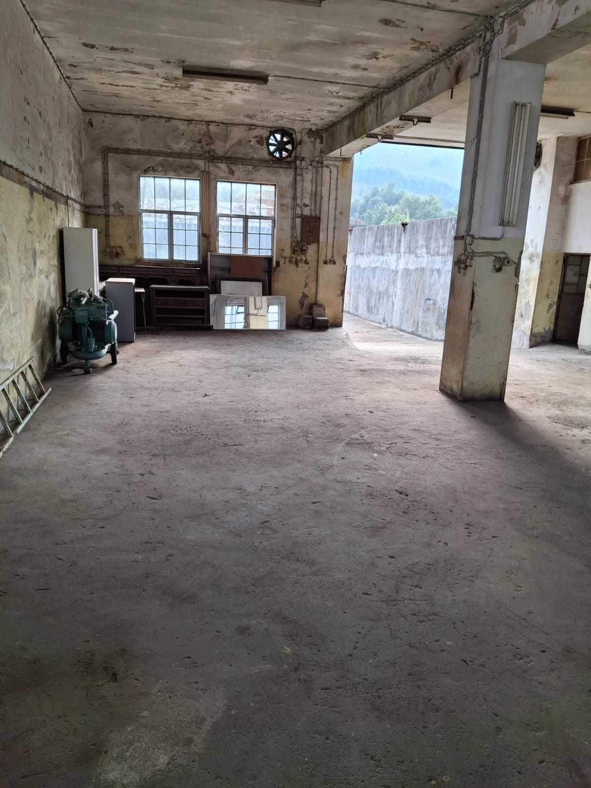 Armazém para venda em Campo Valongo