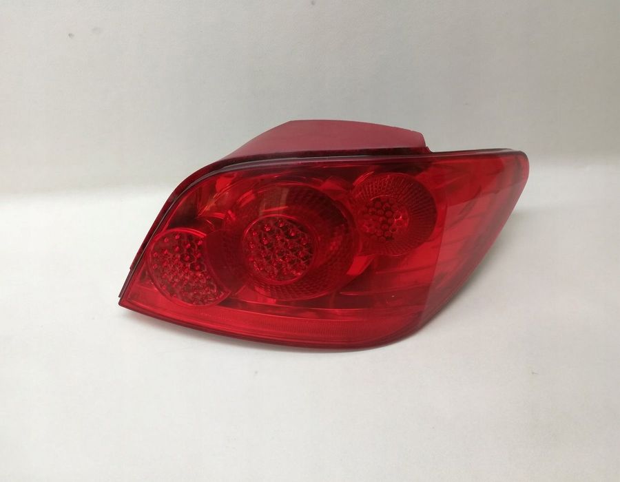 LAMPA PRAWA TYLNA LIFT PEUGEOT 307
