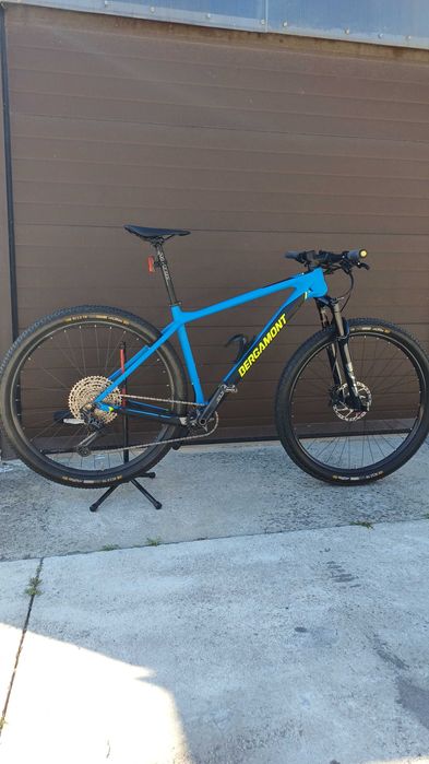 Bicicleta BTT carbono