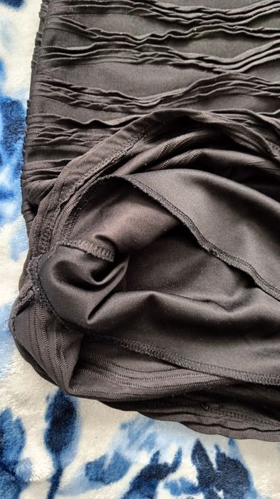 Dopasowana sukienka z siateczką krótki rękaw sexy mała czarna