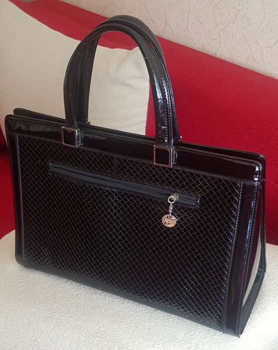 Сумка лаковая, портфель