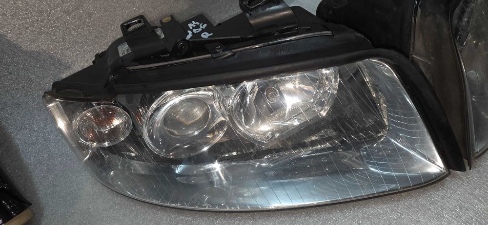 Lampa przód Audi A4 B6 Xenon kplżarnik przetwornica -03AQ / -04AQ