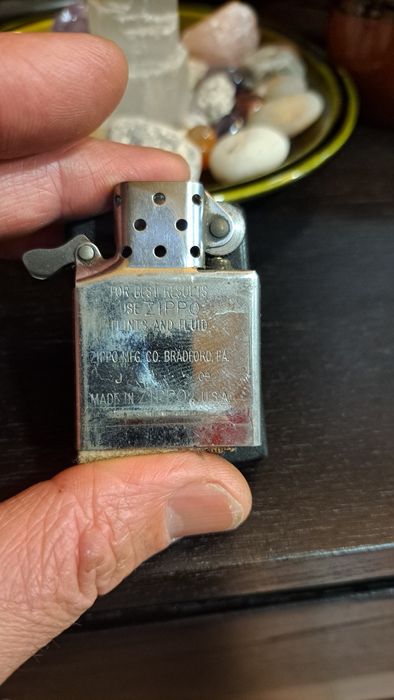 Isqueiro zippo vintage.
