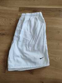 Białe spodenki Nike L/XL