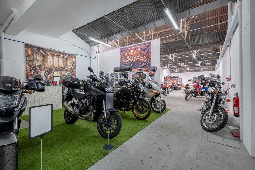 Trespasse de Stand de Motas em plena atividade