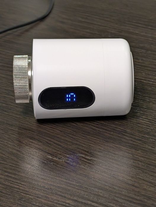 Розумний  терморегулятор (термоголовка) для радіатора опалення