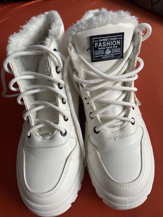 Взуття жіноче зимове