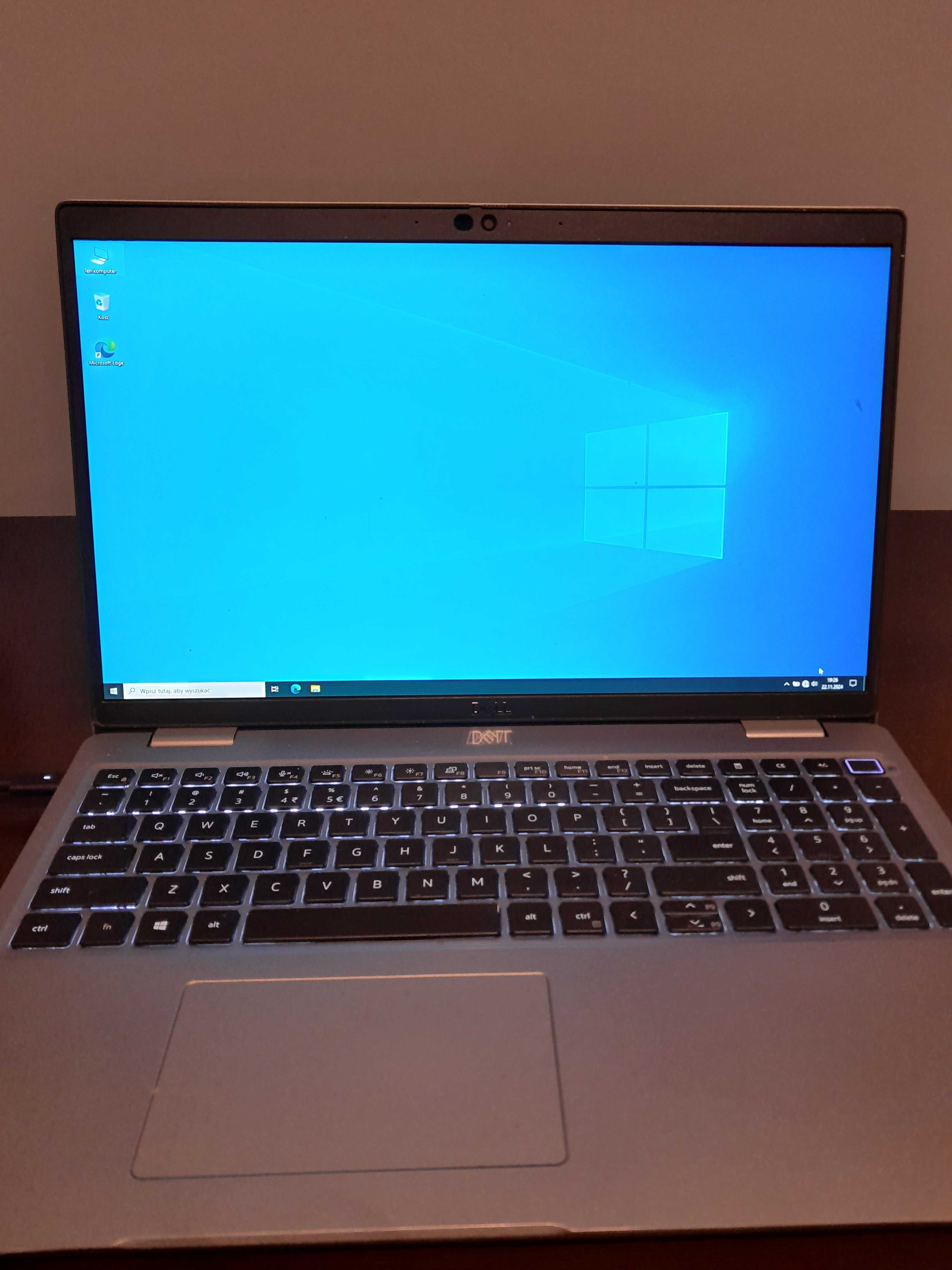 Notebook biznesowy Dell Latitude 5520 Laptop, zestaw, stacja dokująca