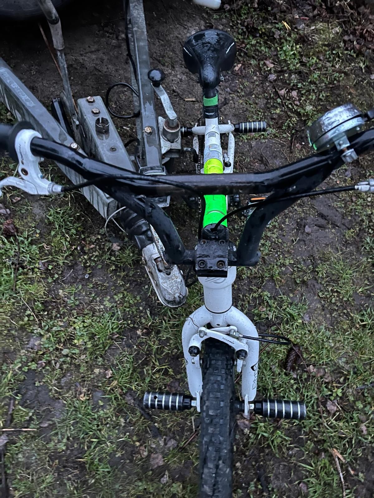 Rower evolution II typ bmx wyczynowy do skakania dirt jumping podpory