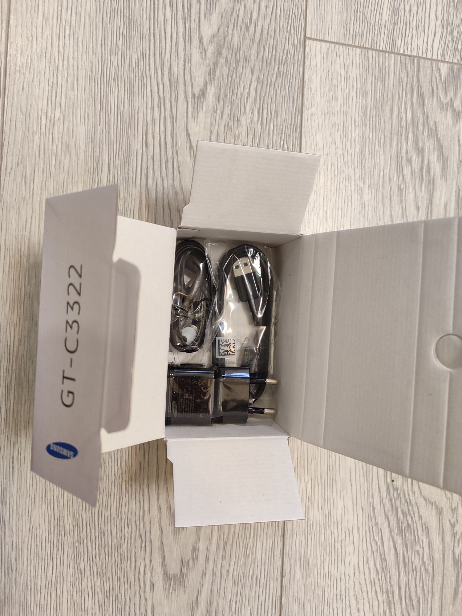 Мобільний телефон Samsung C3322 i DUAL Silver