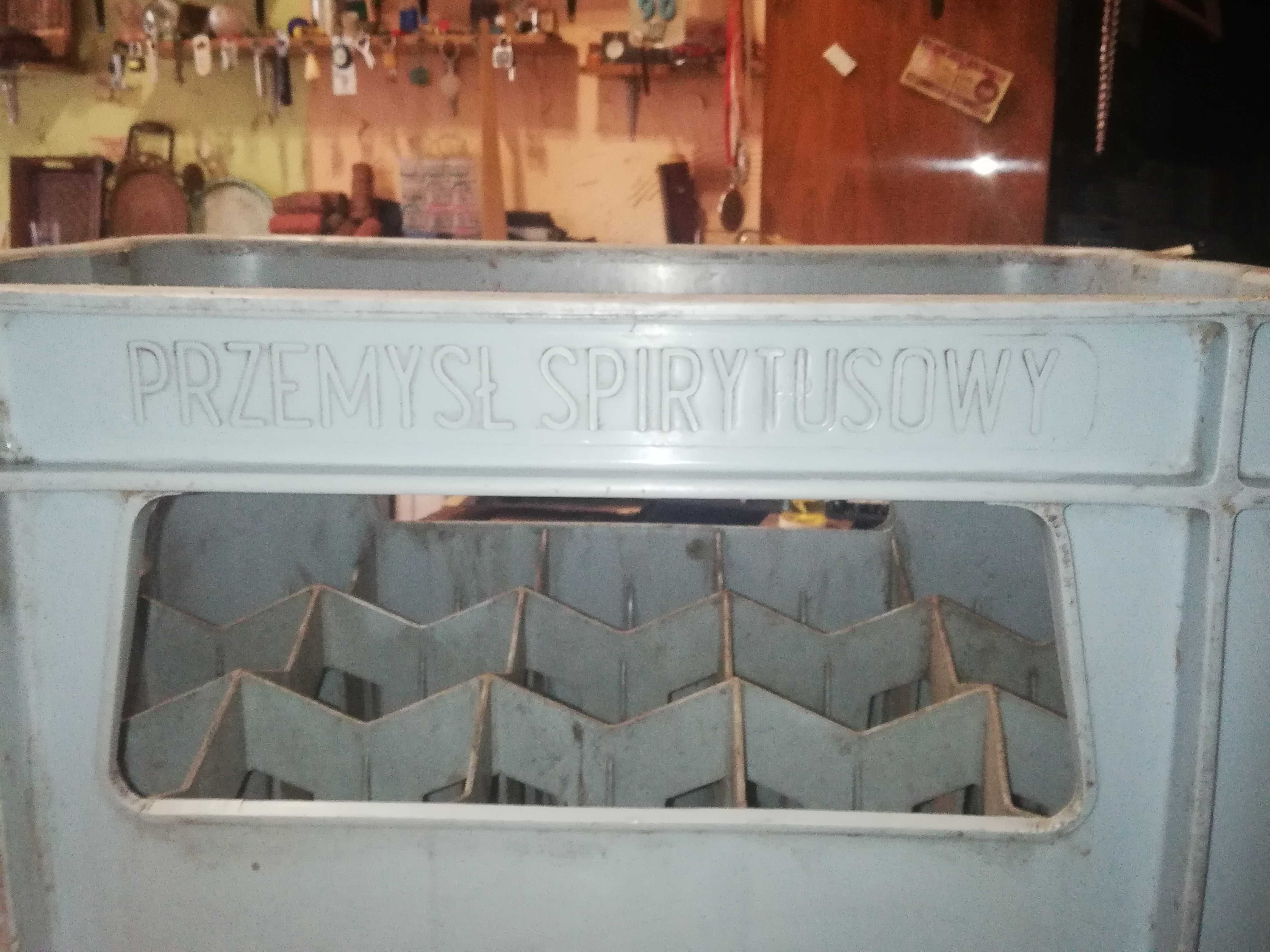 Stara skrzynka po butelkach od wódki PRL       L