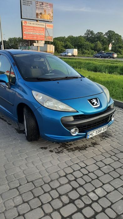 Терміново продам пежо 207  1,4 бензин  2007р.