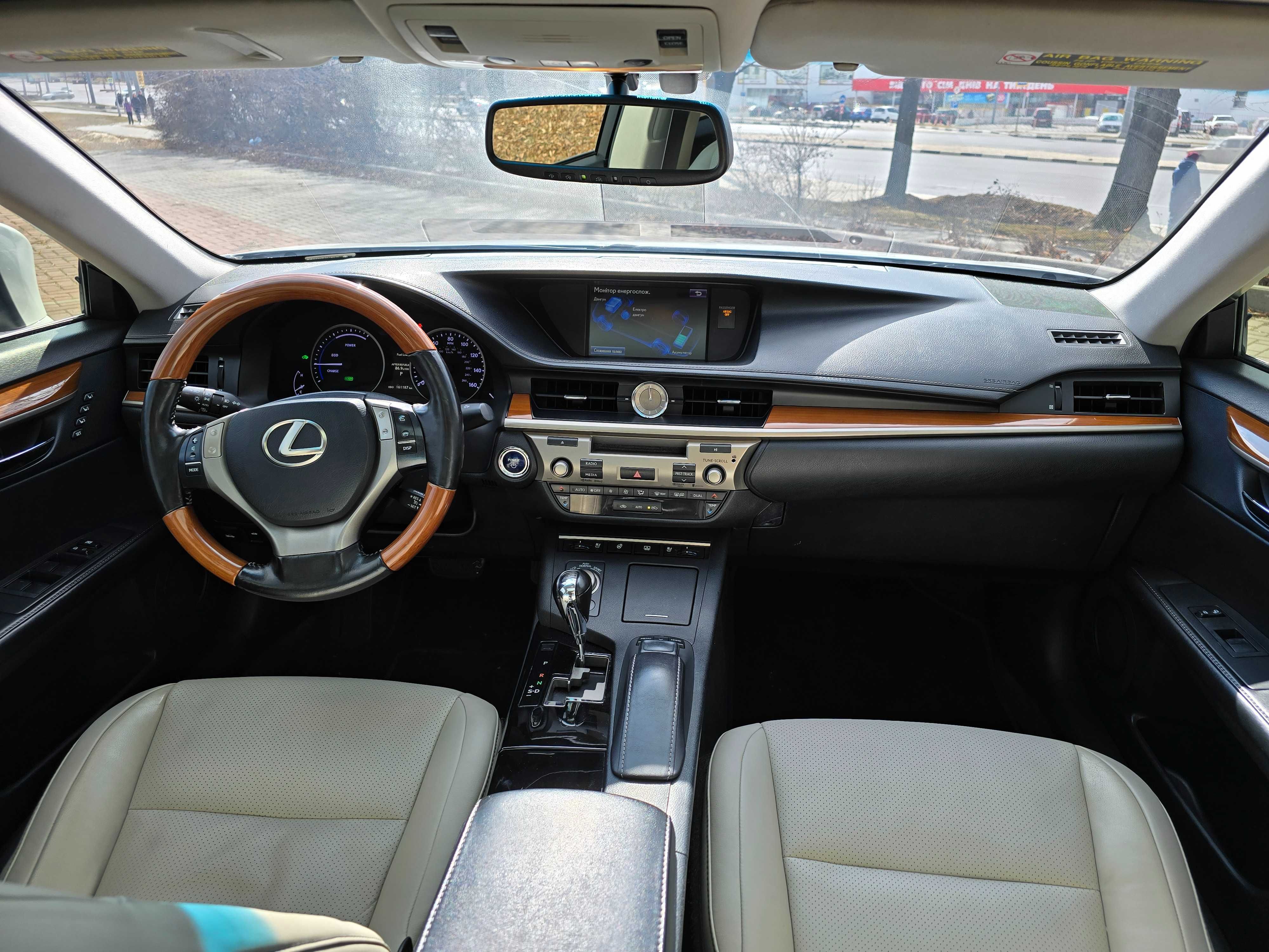 Lexus ES 2013г.в. 2.5 гибрид