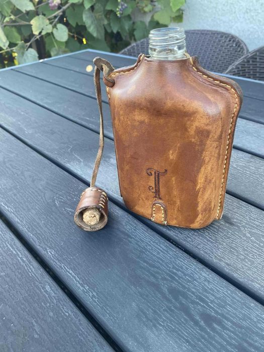 Piersiówka oprawiona w skórę szklana 350ml